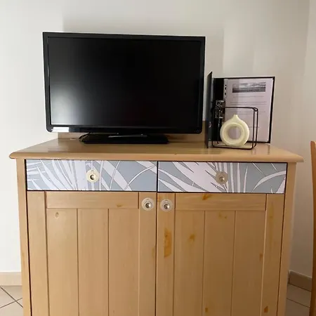 Paisible A La Plage, Piscine Et Tennis