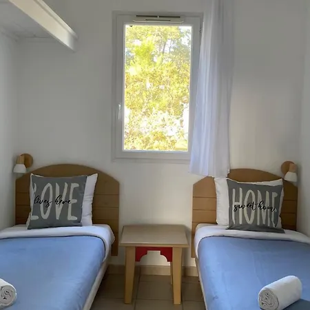 Paisible A La Plage, Piscine Et Tennis 度假居