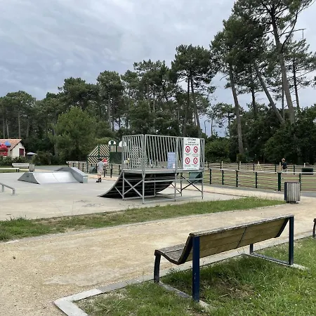 Dom wakacyjny Chalet Paisible Foret, Plage, Piscine, Tennis Et Activites Ondres