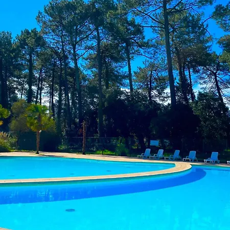 Dom wakacyjny Chalet Paisible Foret, Plage, Piscine, Tennis Et Activites