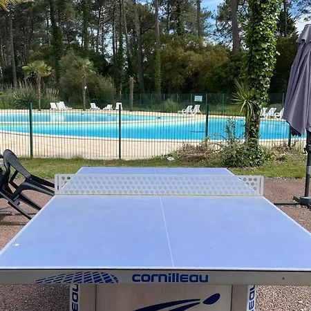 Dom wakacyjny Chalet Paisible Foret, Plage, Piscine, Tennis Et Activites