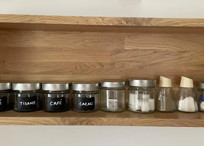 Paisible à La Plage, Piscine Et Tennis